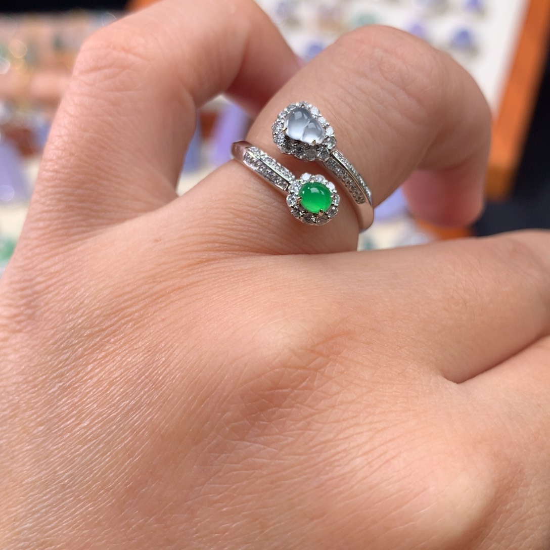 18K金镶嵌戒指翡翠组合戒指