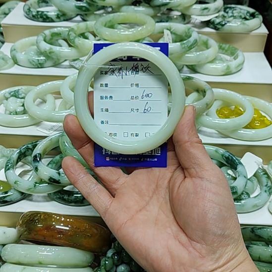 家***袄透闪石-蛇纹石玉未镶嵌手镯