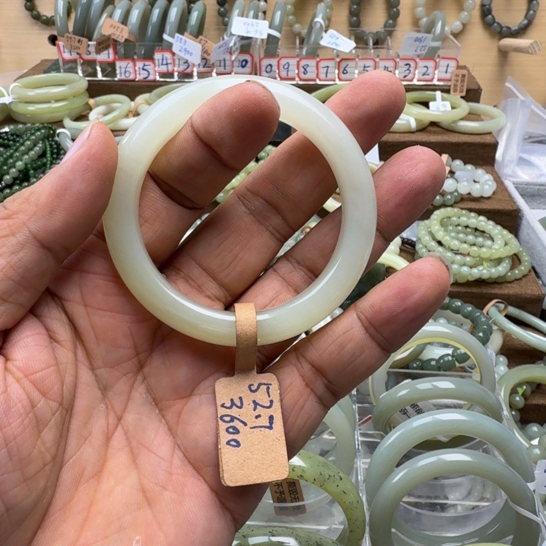 长***艺和田玉未镶嵌手镯