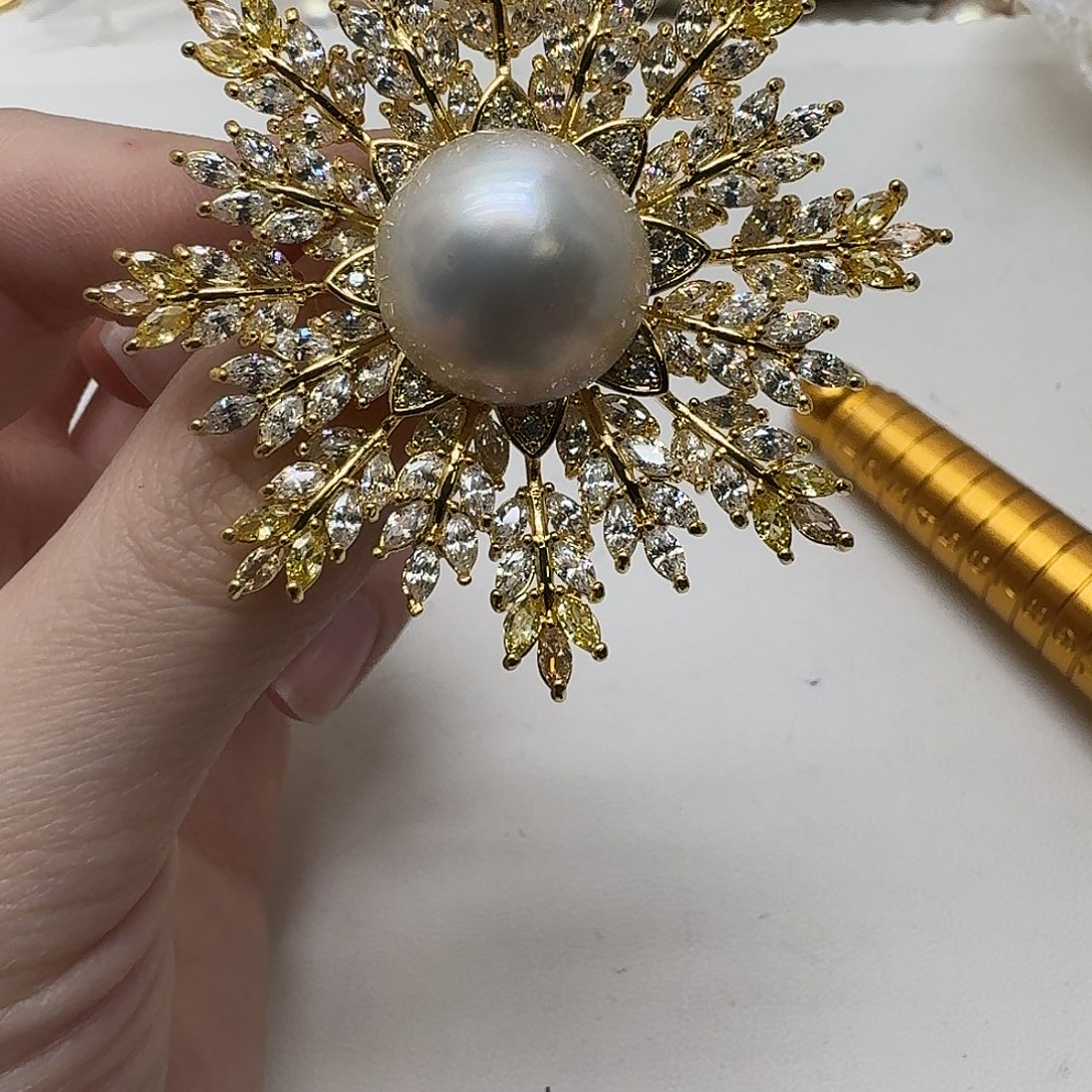 胸针拼合珍珠（马贝珠）未镶嵌