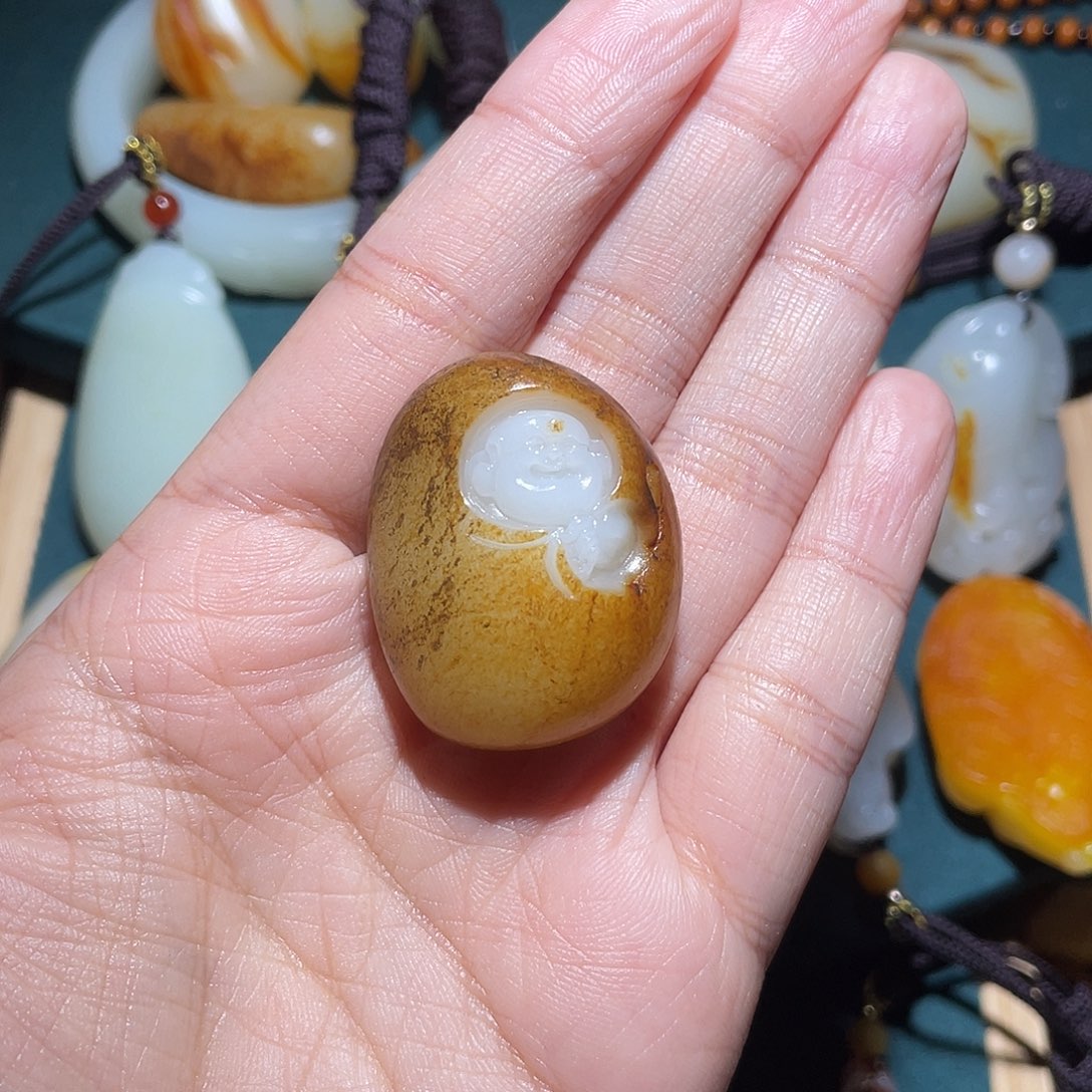 正***乐和田玉未镶嵌颈饰