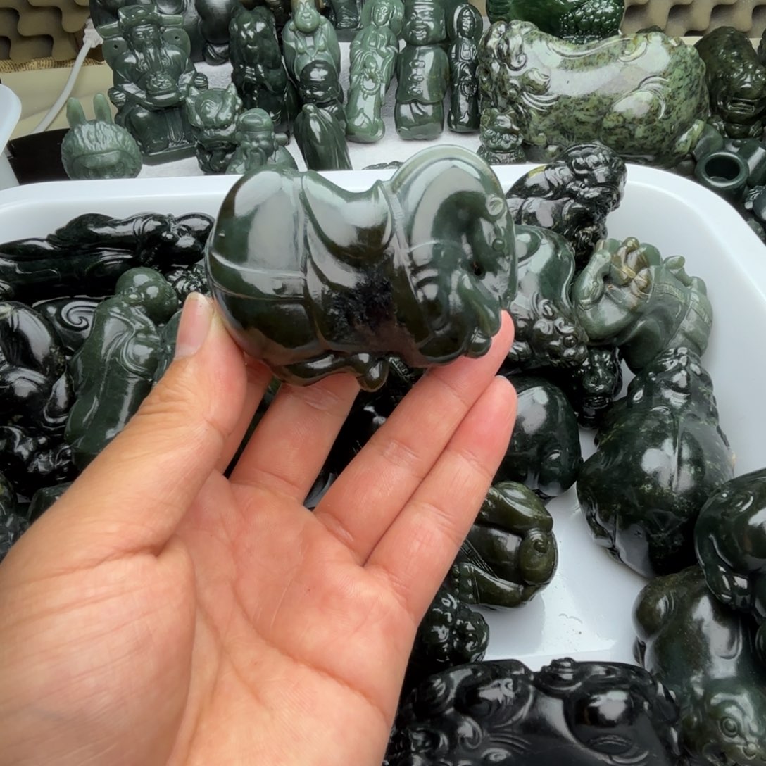 和田玉（糖玉）未镶嵌颈饰