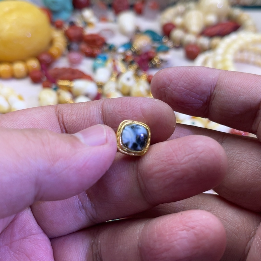 琥珀未镶嵌珠宝奇石50