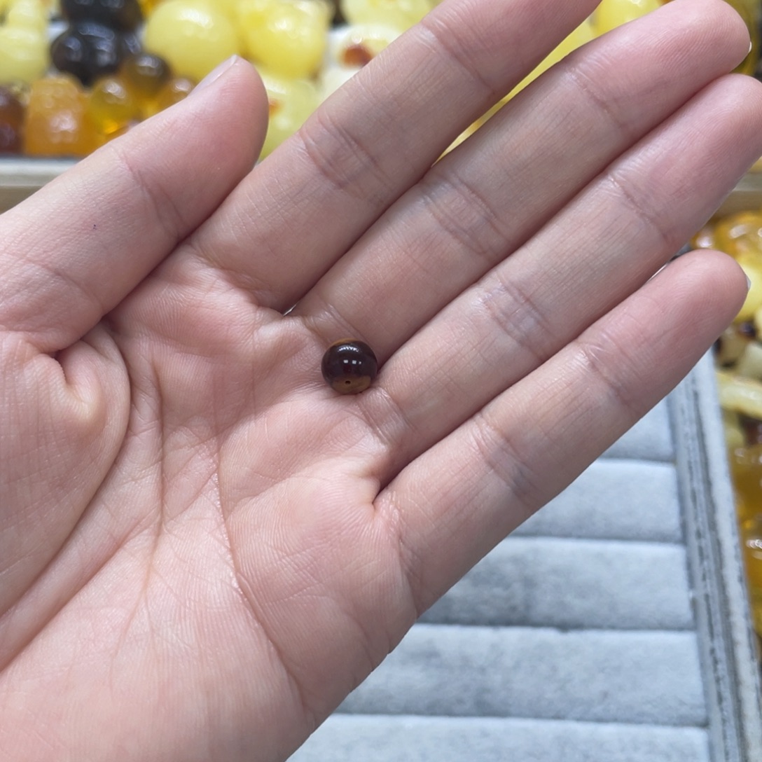 ****琥珀未镶嵌裸石天然琥珀