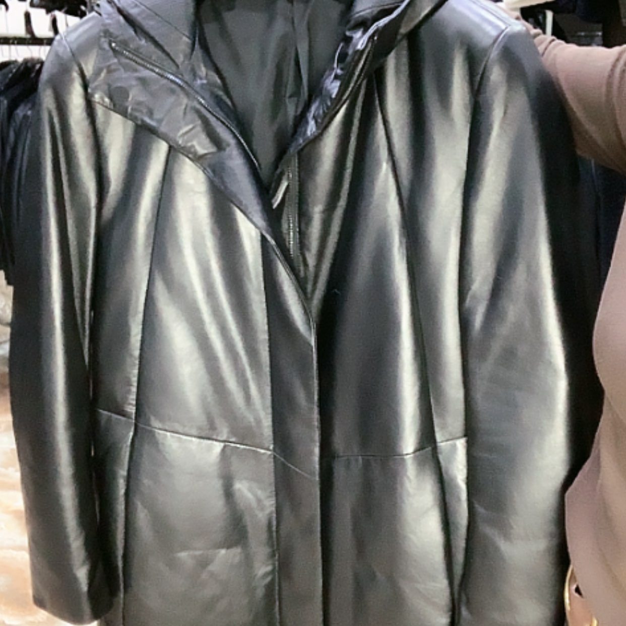 【闪购商品】连帽羽绒服