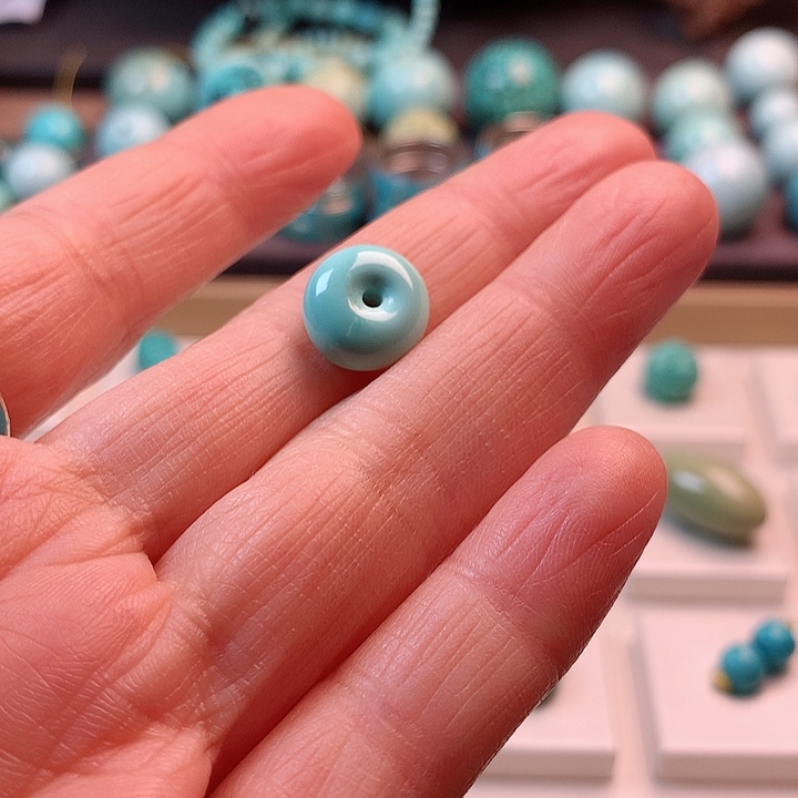 绿松石配饰未镶嵌?*Y