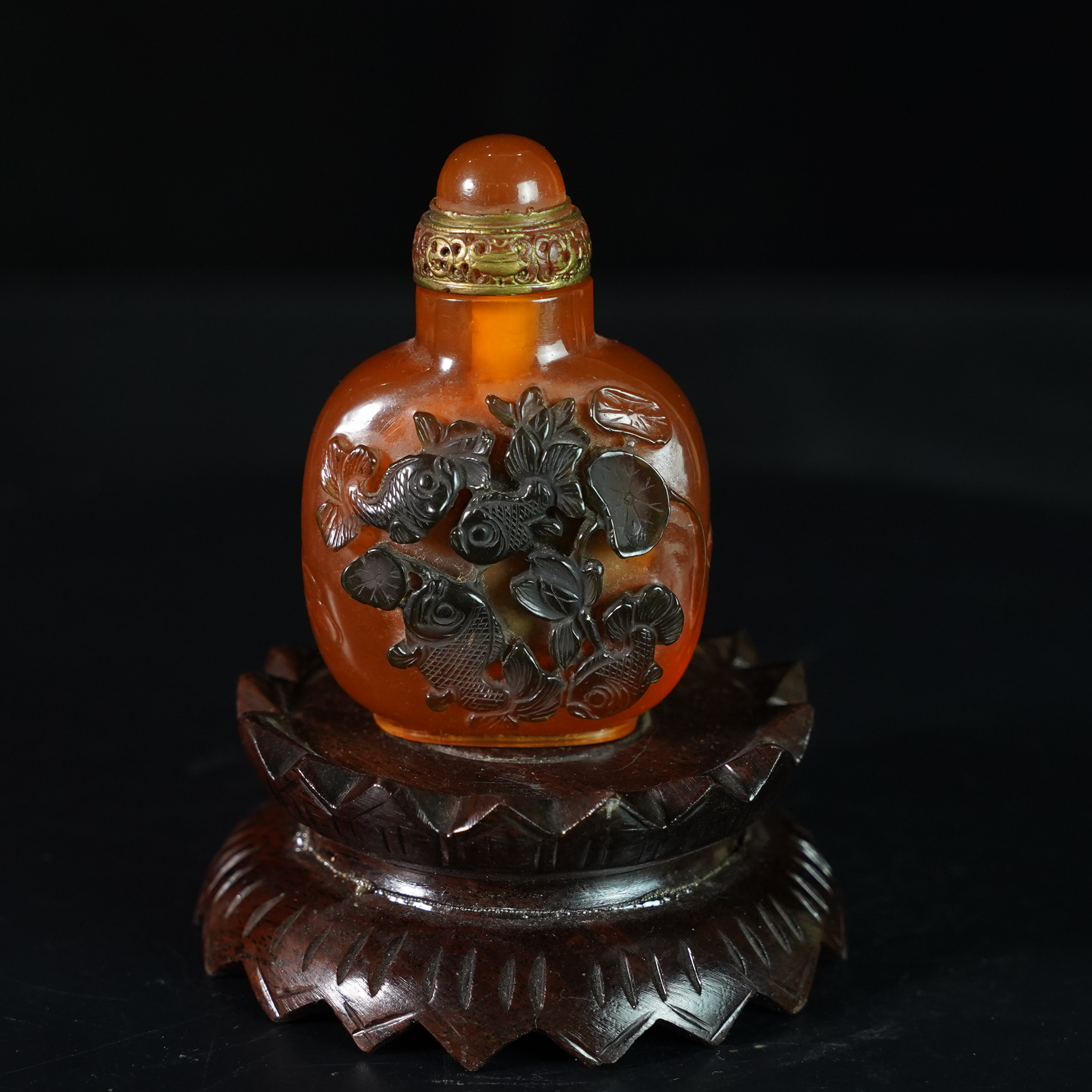 LLB250121008【十竹斋】晚清民国年年有鱼巧雕鼻烟壶