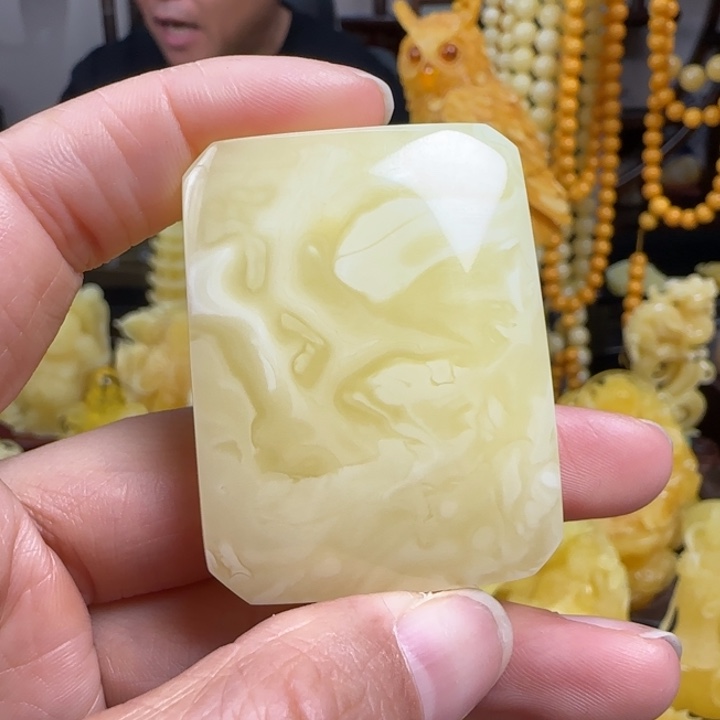 蜜蜡珠宝奇石未镶嵌