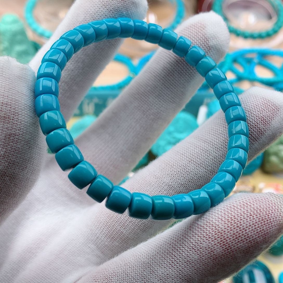 绿松石颈饰未镶嵌