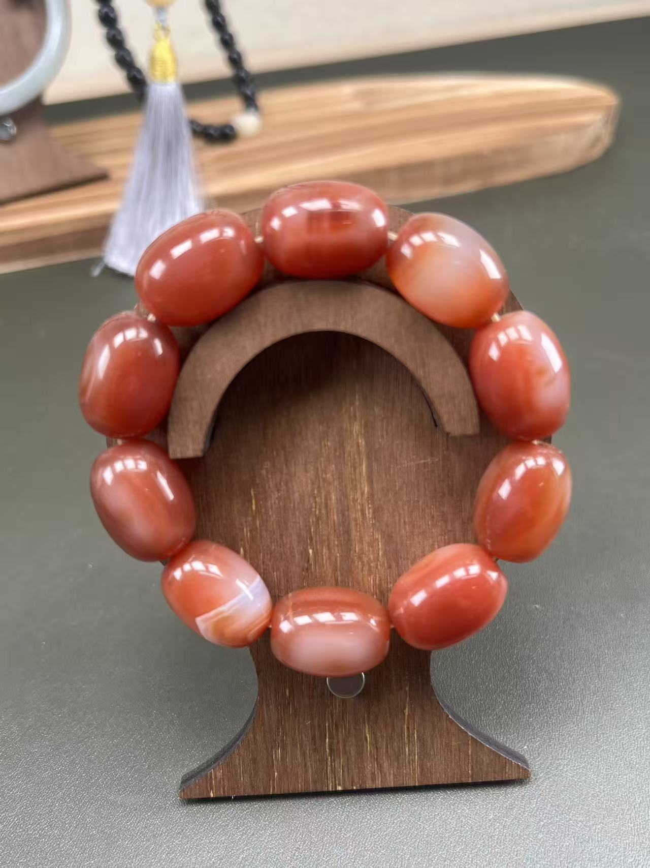 椭圆南红手串  无礼盒（多样性发其一）D013