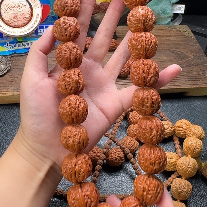 文玩核桃手串红皮肉筋八楞手持