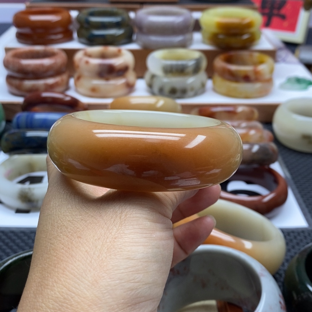 石英质玉手镯未镶嵌L***安