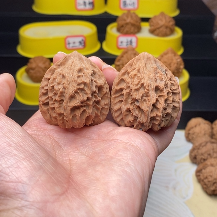 文玩核桃吊坠有****期十三鸡