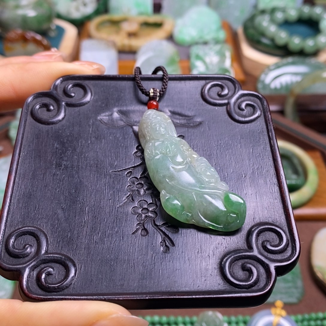 翡翠未镶嵌颈饰111111111111111