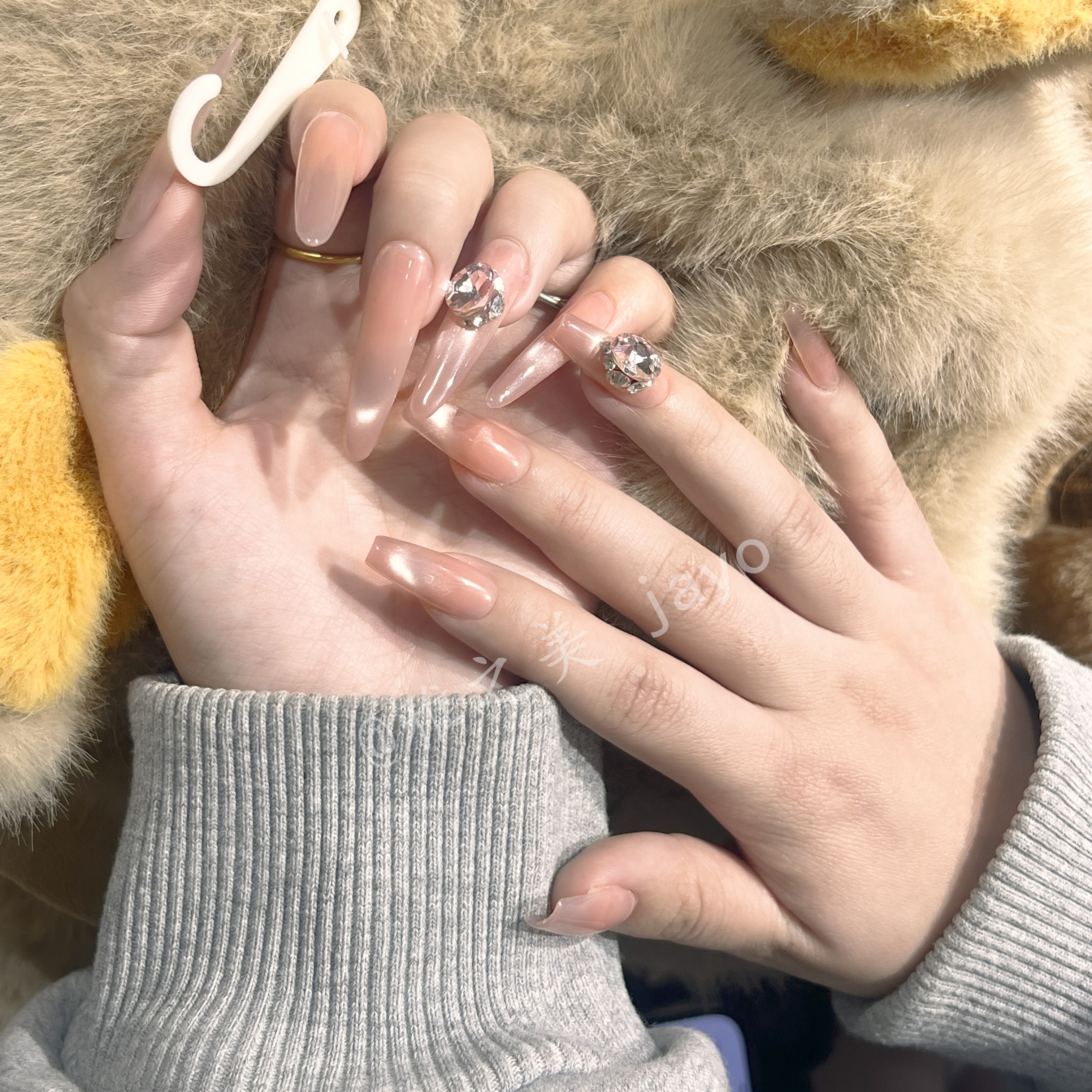 【甜欲千金】温柔显白追光猫眼法式高级气质裸色渐变穿戴美甲