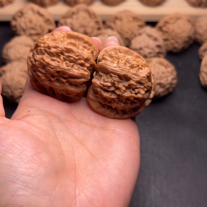 文玩核桃把件41三角白克重42.9