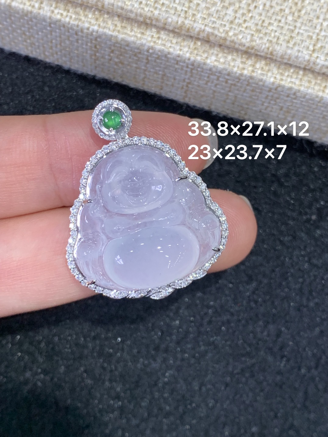 18K金镶嵌天然缅甸翡翠冰种佛公吊坠