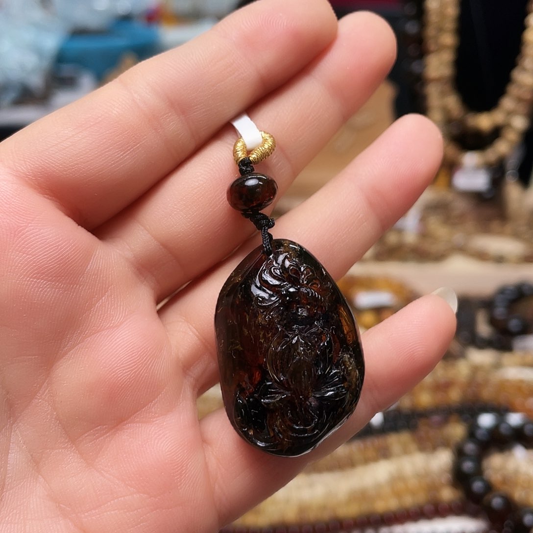 琥珀裸石未镶嵌大