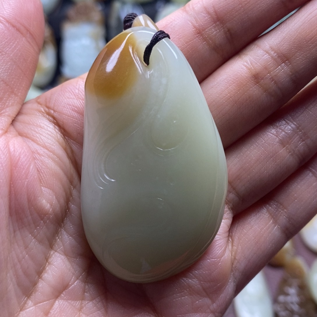 吊坠(不含链)未镶嵌和田玉（糖玉）