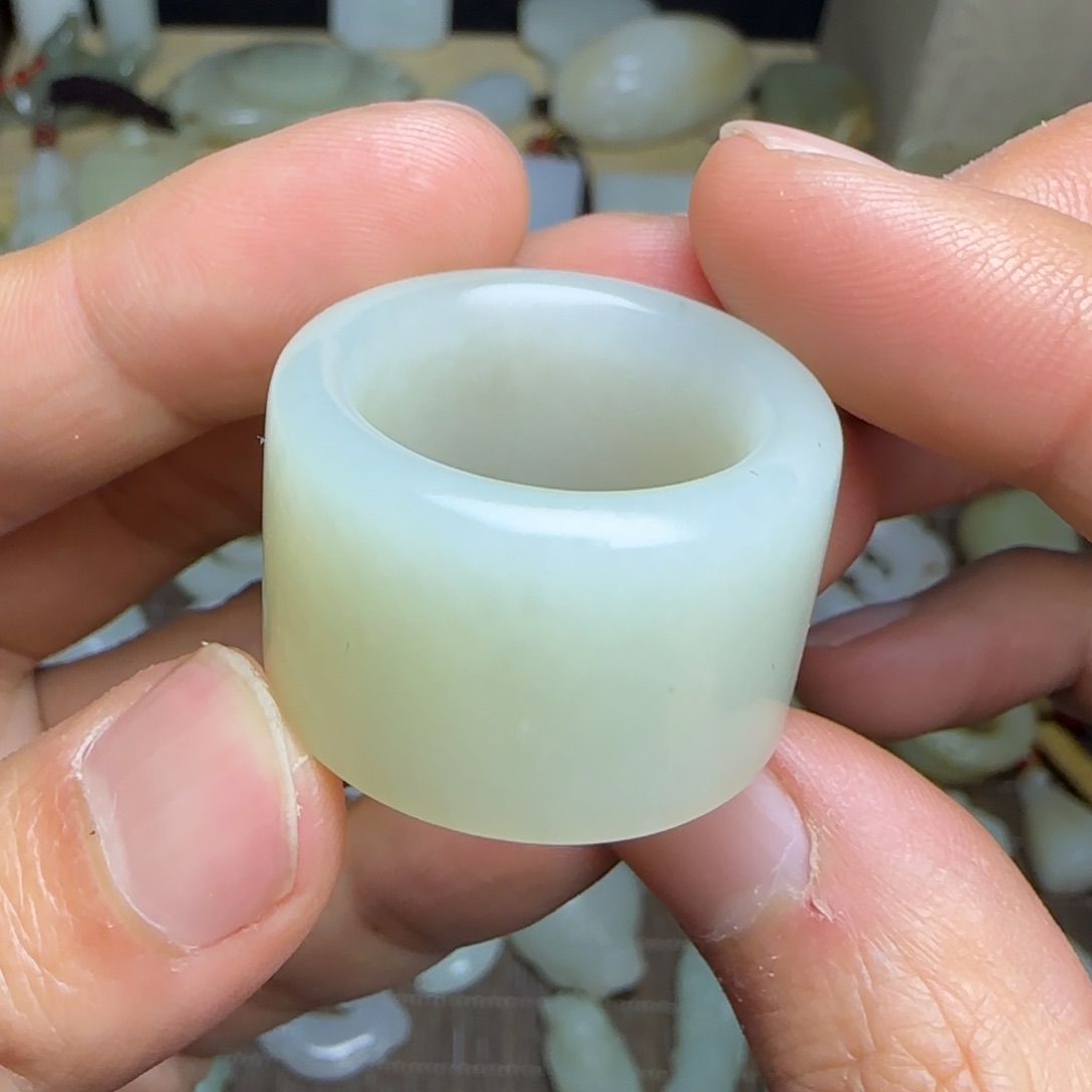 和田玉挂件未镶嵌21+