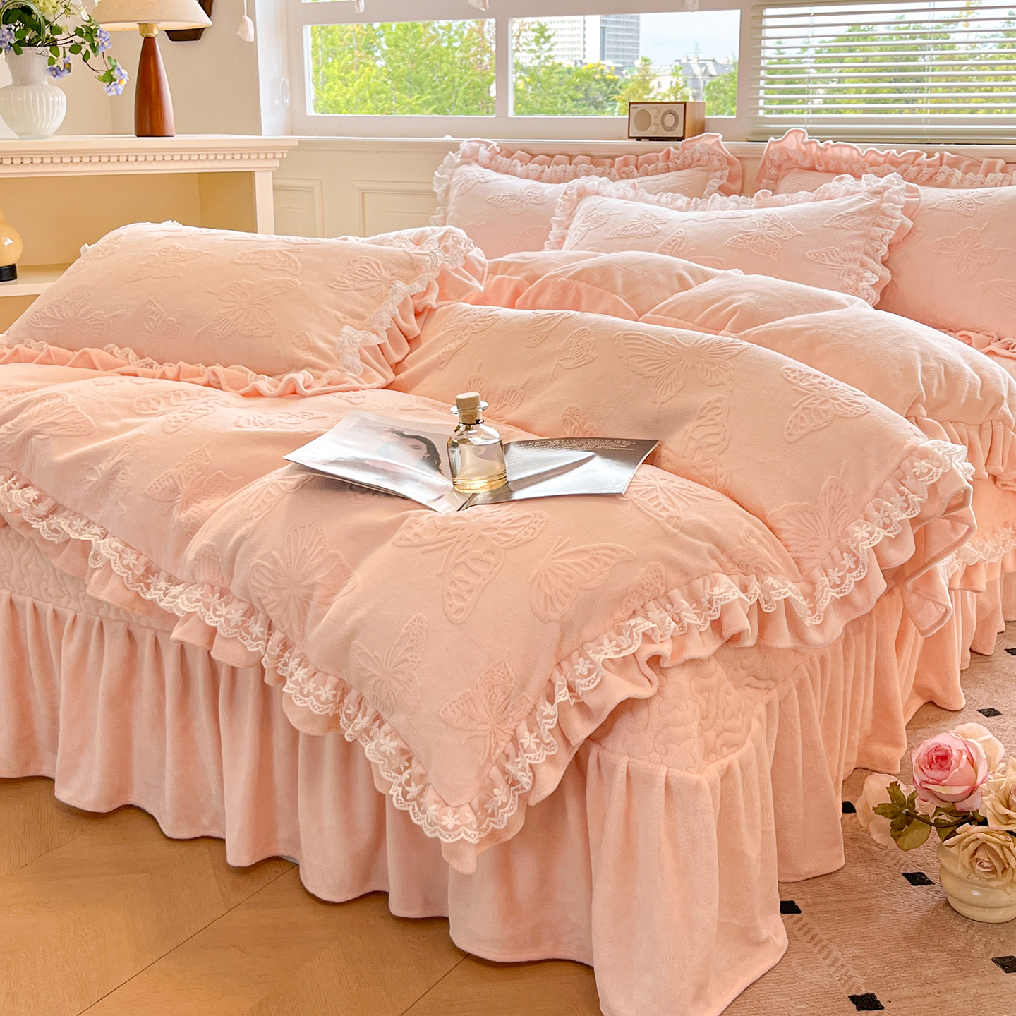 欧式新款雕花牛奶绒加厚夹棉床盖四件套公主风被罩床上用品套件