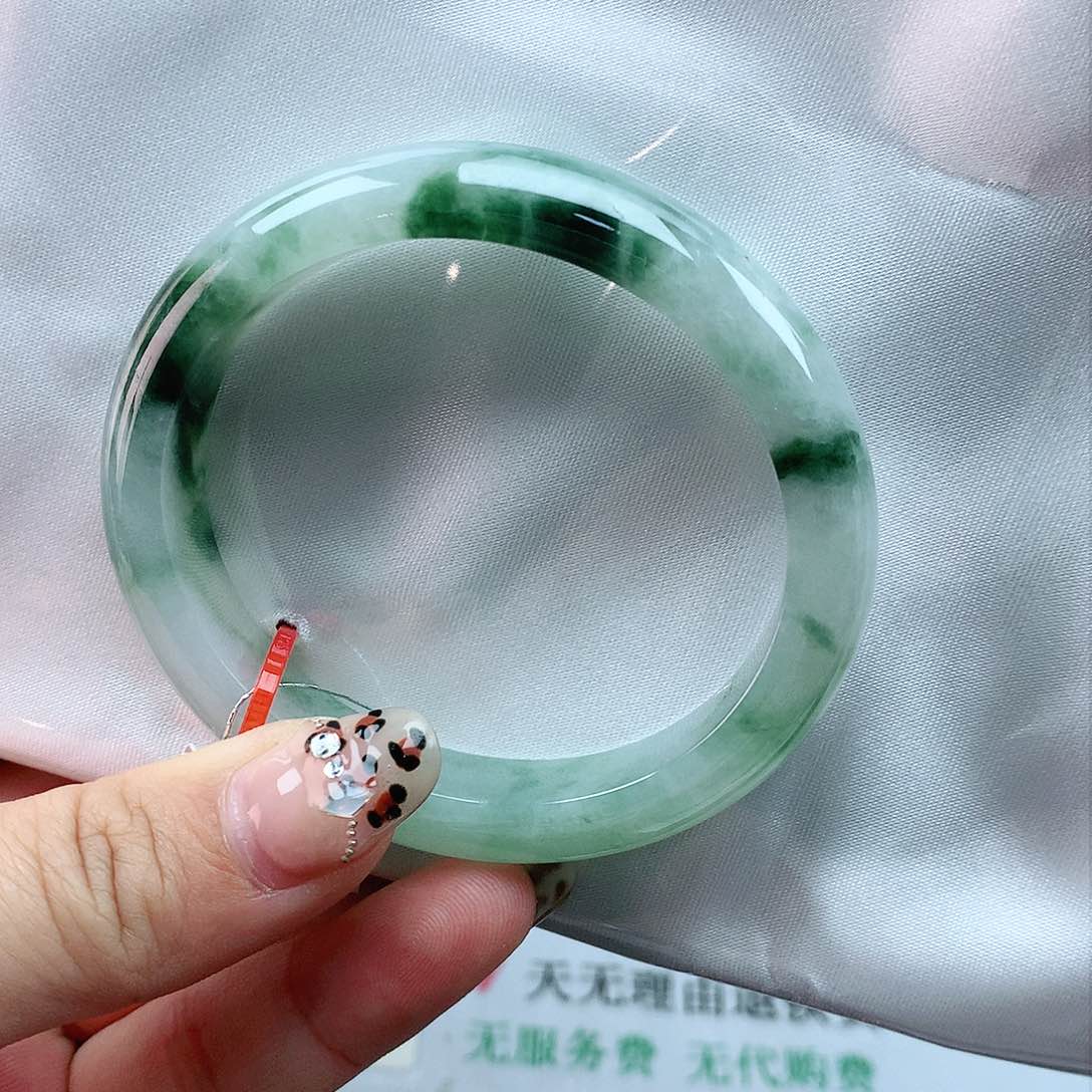 翡翠手镯未镶嵌54贵