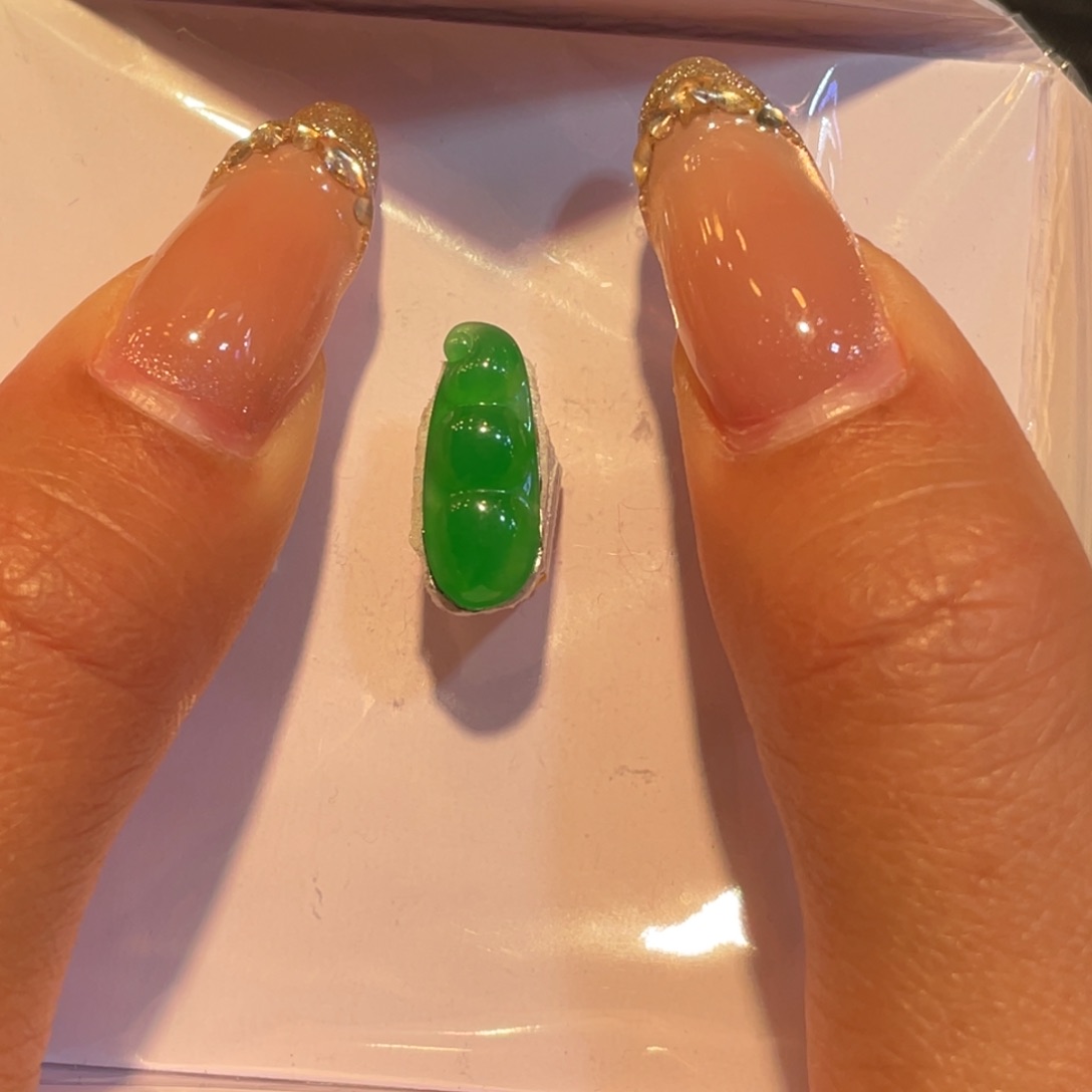 颈饰未镶嵌翡翠豆子