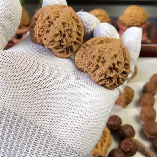 亽****核桃宫灯文玩核桃