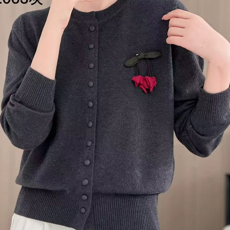 纪凡姬/4254-女士新款圆领单排扣高档胸针装饰毛衣针织开衫