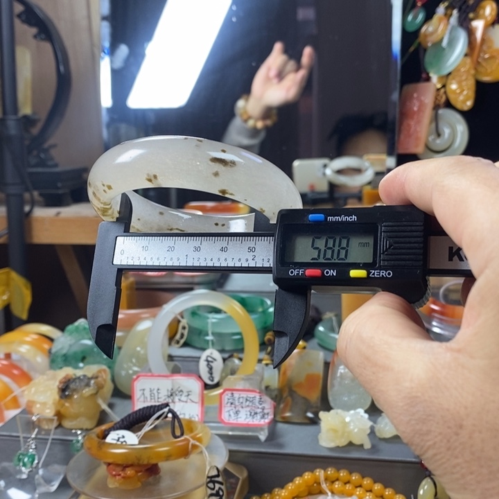 石英质玉（黄龙玉）合金手镯