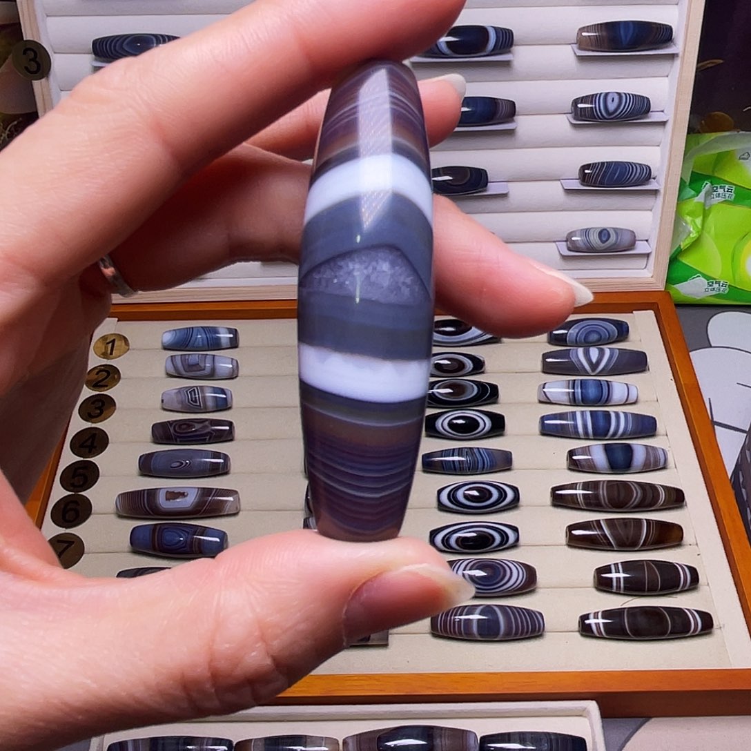 用***3玛瑙/玉髓未镶嵌颈饰