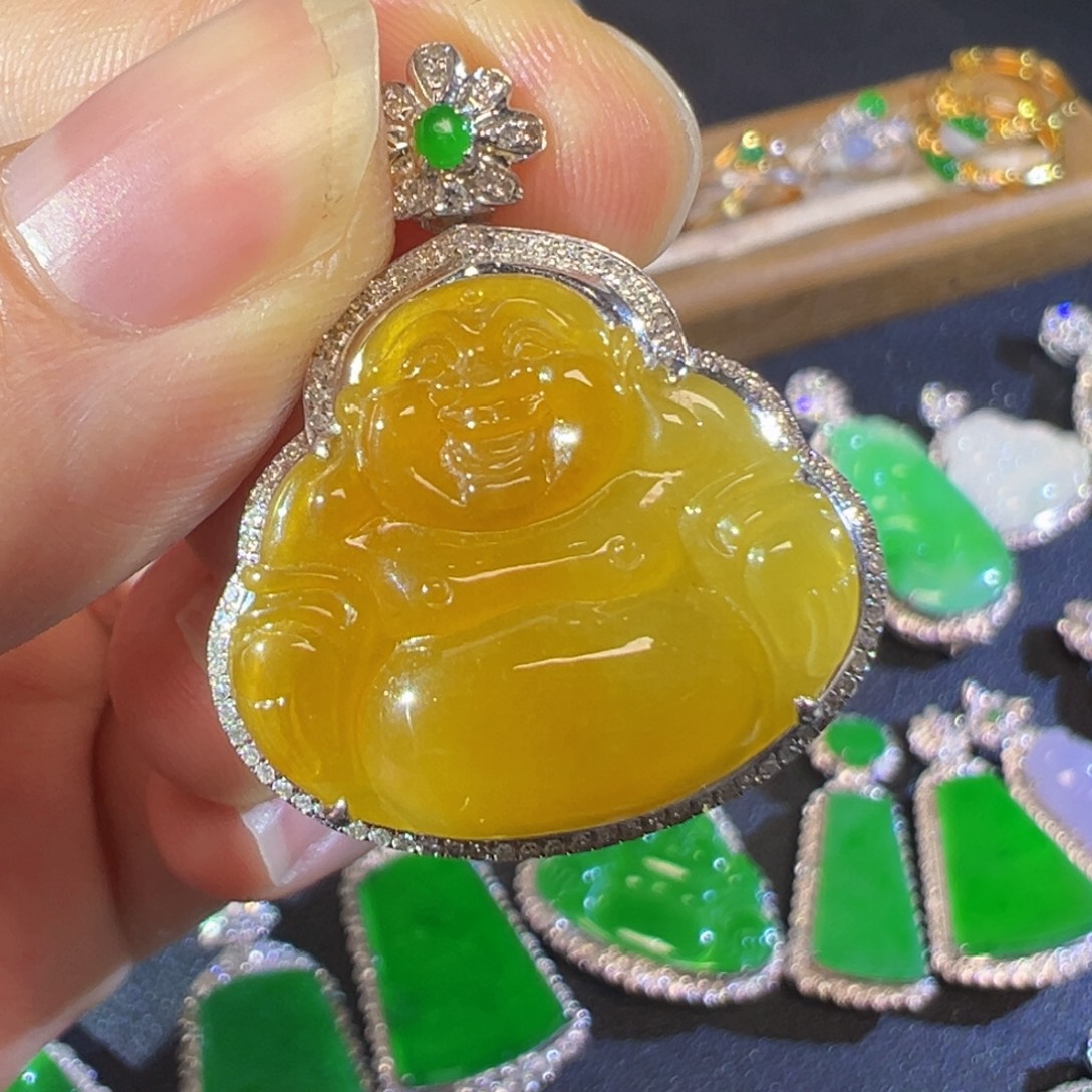 翡翠18K金镶嵌颈饰