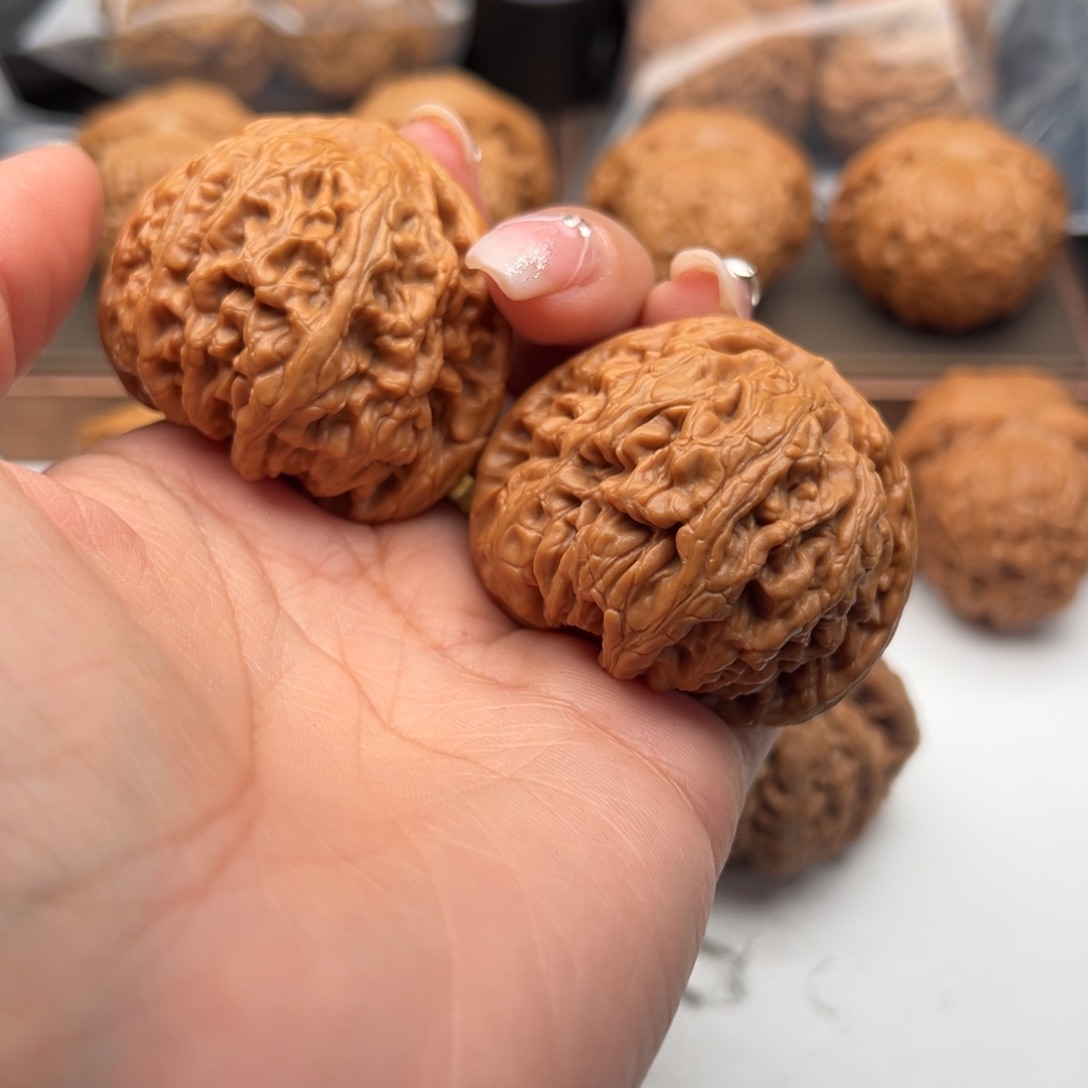 文玩核桃把件红锦鲤43