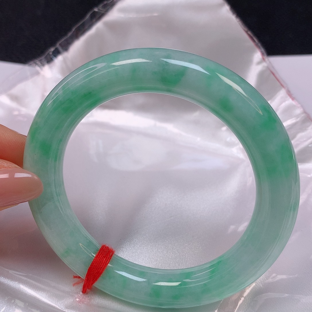 【闪购商品】翡翠手镯未镶嵌55圆条手镯