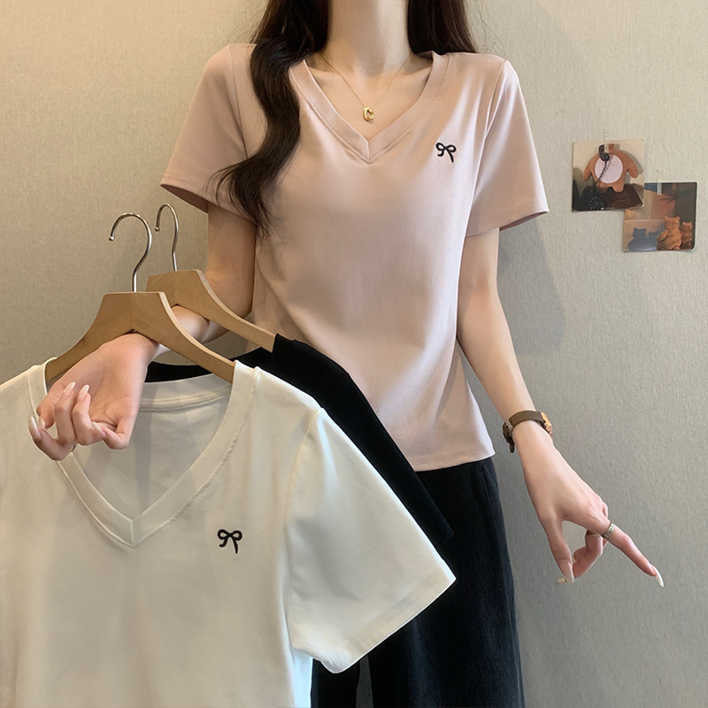 X大码女2025夏装新款刺绣蝴蝶结高级感短袖T恤显瘦遮肚v领上衣