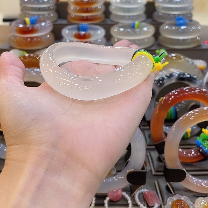 玛瑙/玉髓未镶嵌手镯45