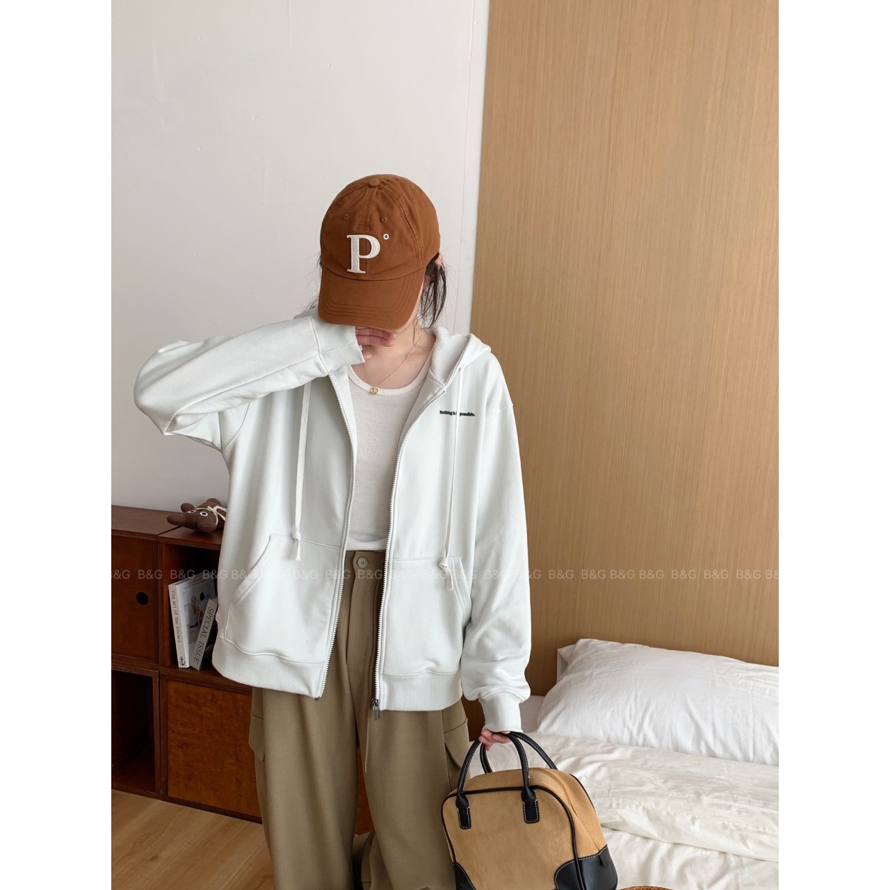 【主播推荐】女士字母印花连帽拉链女装外套9809