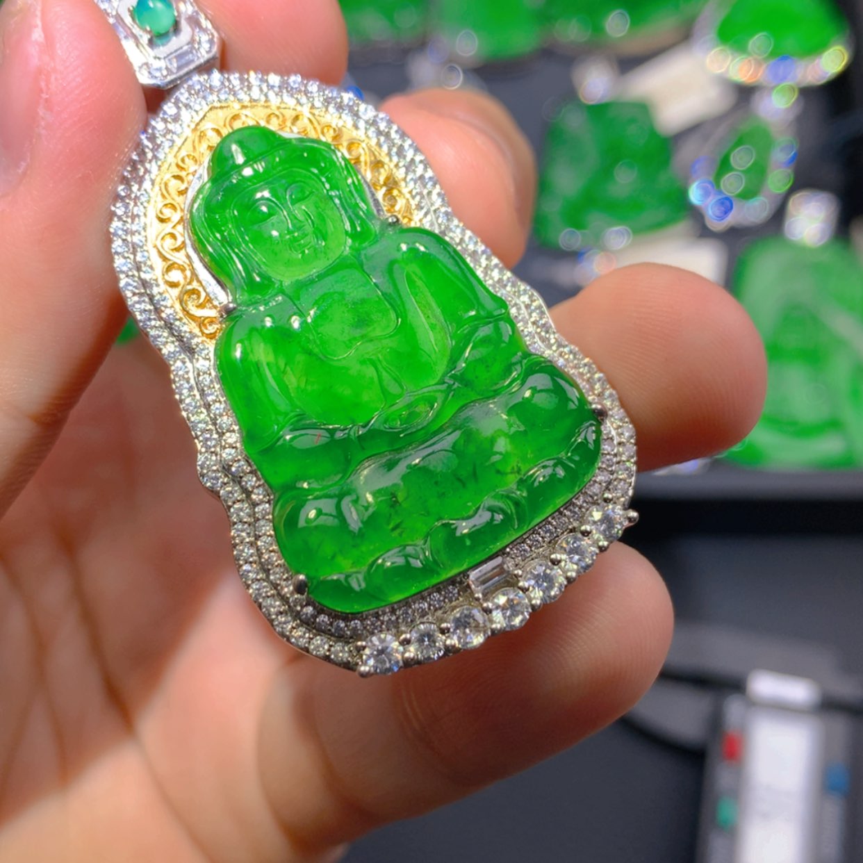 【闪购商品】翡翠颈饰未镶嵌111111111