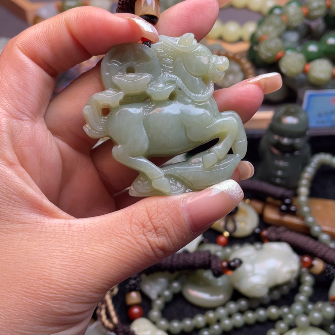 和田玉颈饰未镶嵌