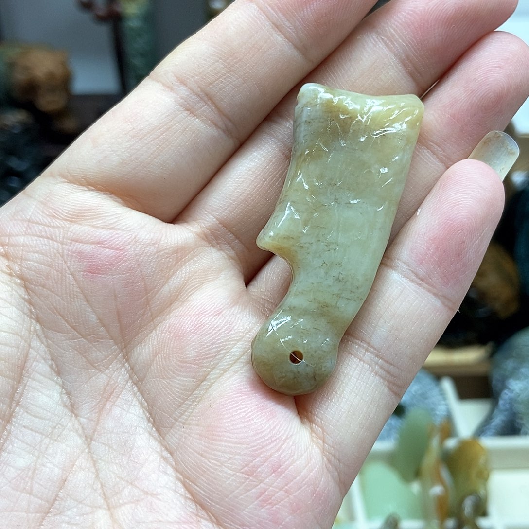 岫岩老玉（透闪石质玉）挂件未镶嵌