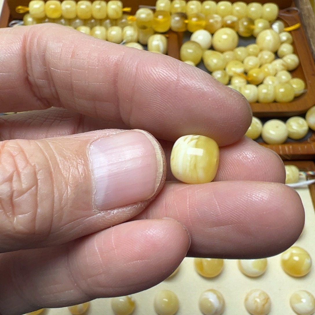 如***意琥珀未镶嵌裸石琥珀蜜蜡