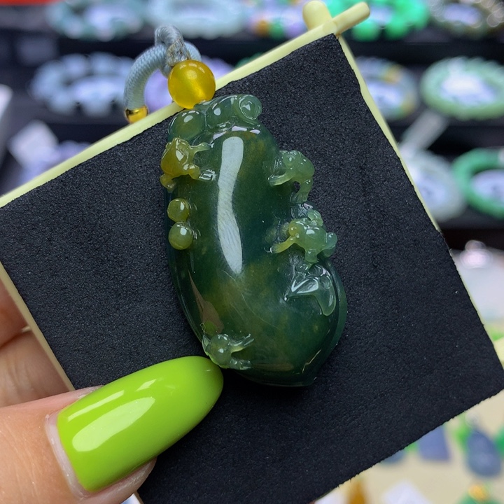 翡翠手链未镶嵌翡翠