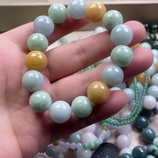 翡翠未镶嵌颈饰77