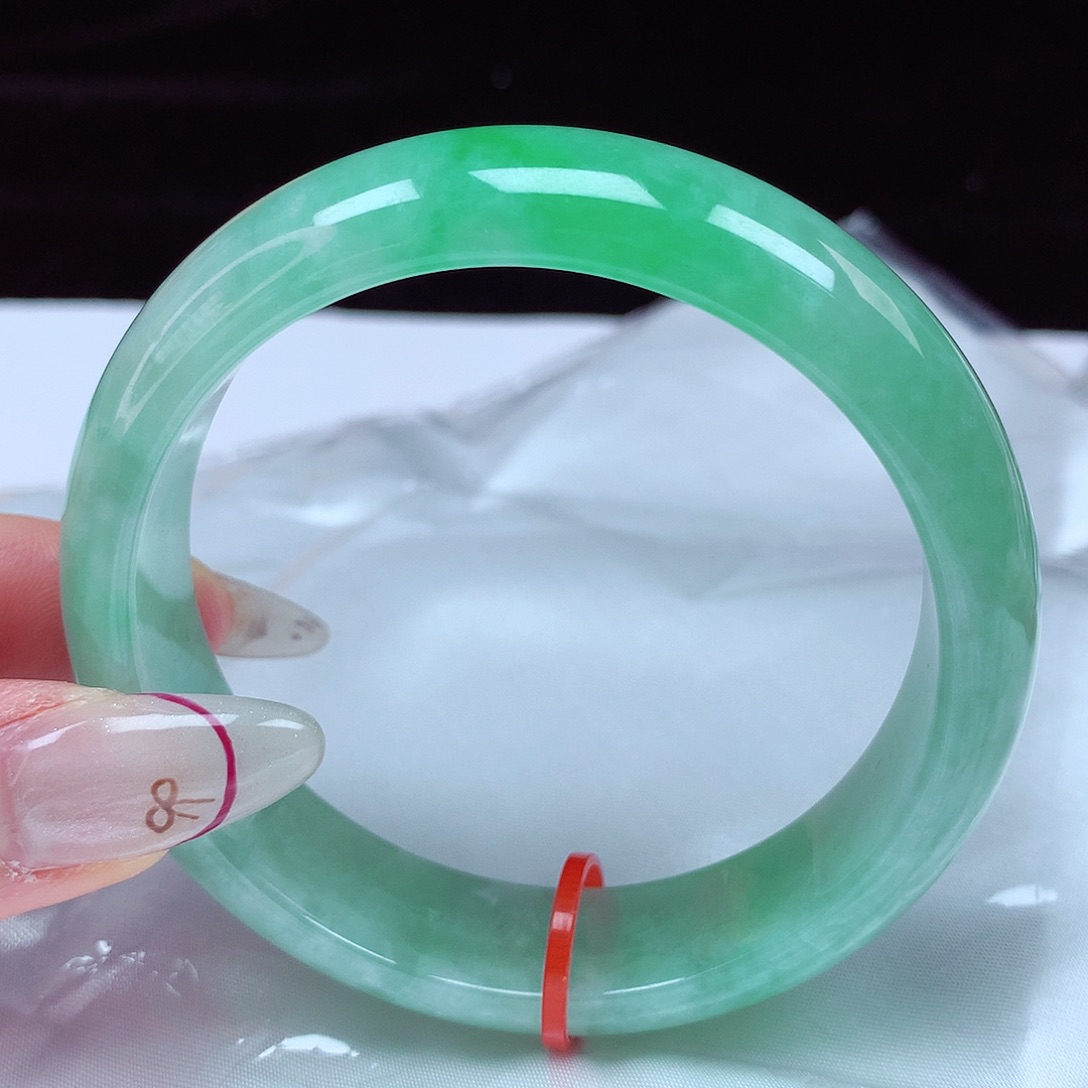 翡翠手镯未镶嵌58圈