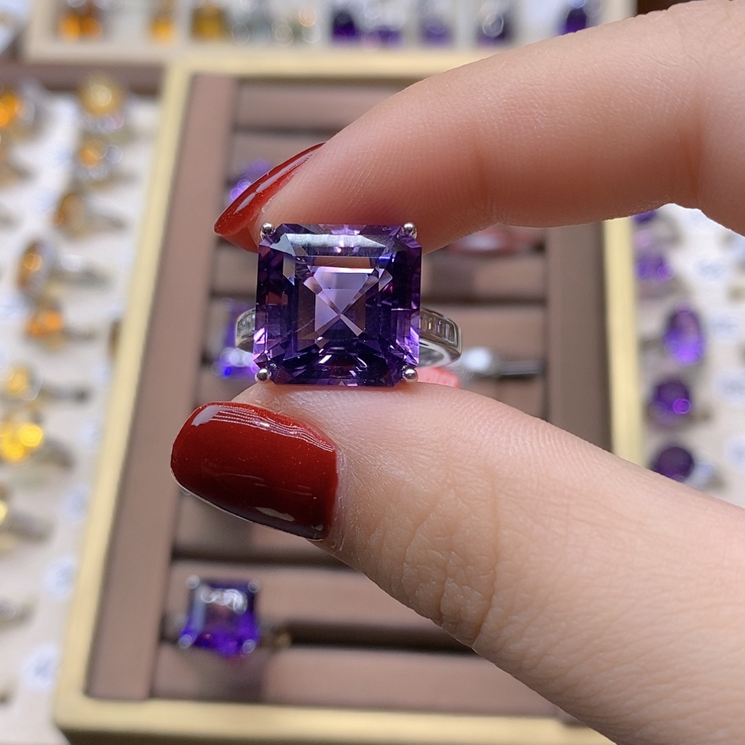 苏***晴水晶戒指银S925镶嵌纯天然紫水晶戒指J