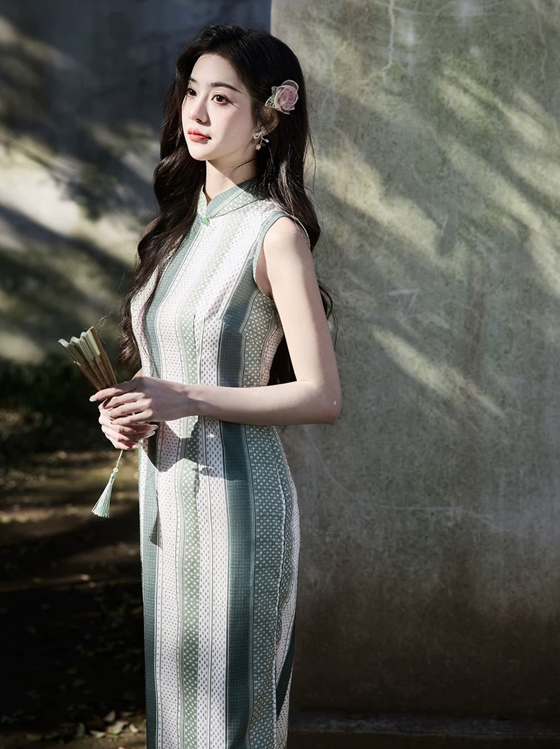 578 年轻款港风无袖《碧波流影》旗袍