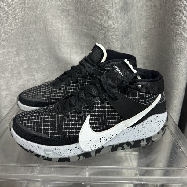 41码 kd13黑色篮球鞋 鞋底磨损不大