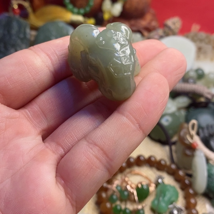 和田玉吊坠未镶嵌