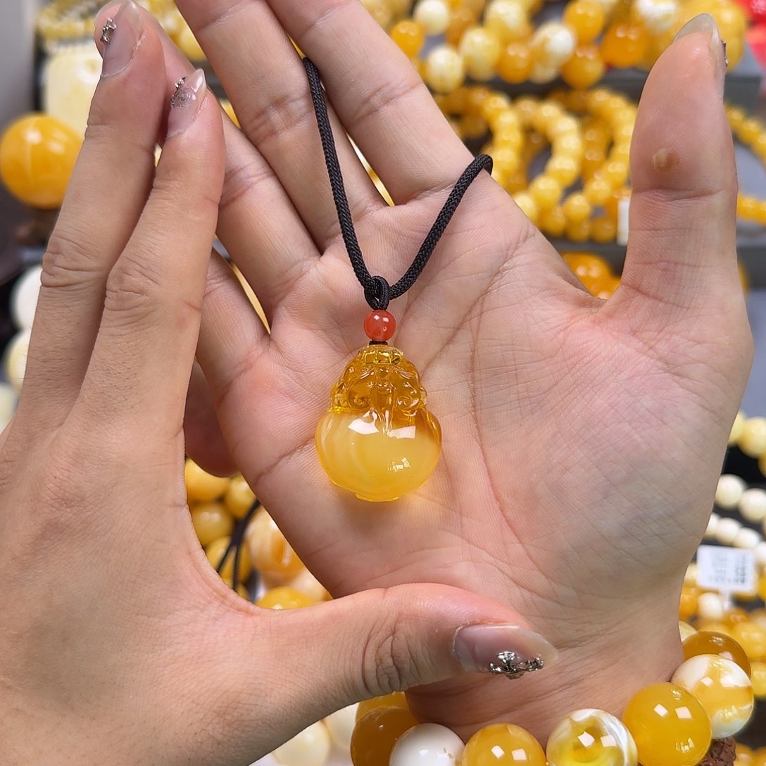 琥珀珠宝奇石未镶嵌