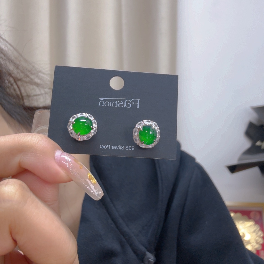 翡翠吊坠(不含链)未镶嵌金*儿